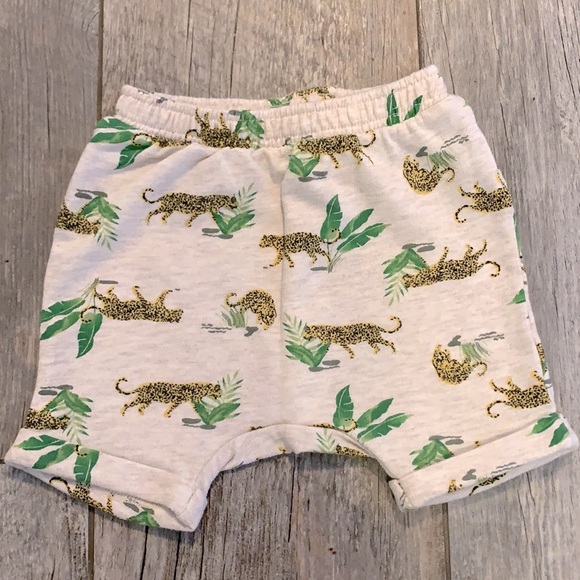 Old Navy - Animal Print Tank & Matching Shorts - Picture 2 of 3